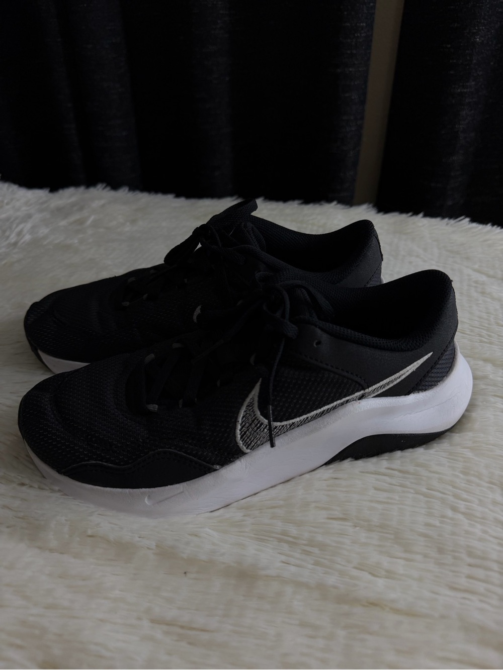 Nike Men’s Black and White Athletic Running Shoes